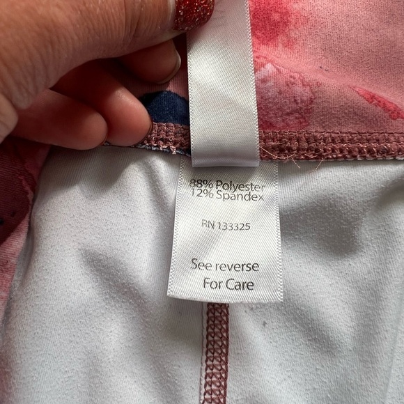 Guru Active Printed Luxe Capri Leggings size Large Activewear Athleisure Barbie - Picture 7 of 8